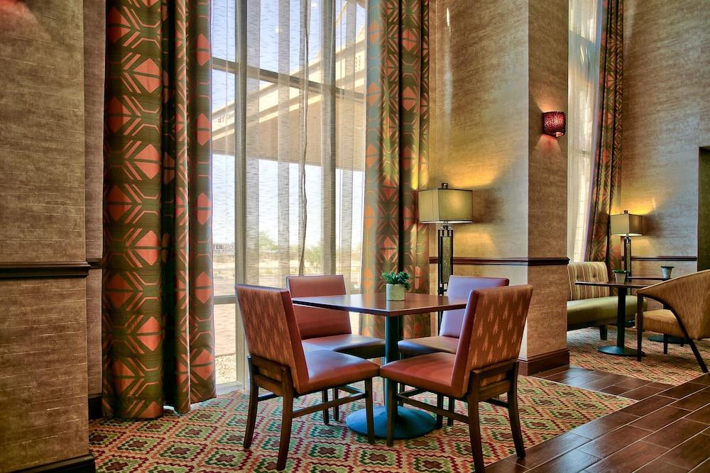 Hampton Inn & Suites Scottsdale At Talking Stick מראה חיצוני תמונה