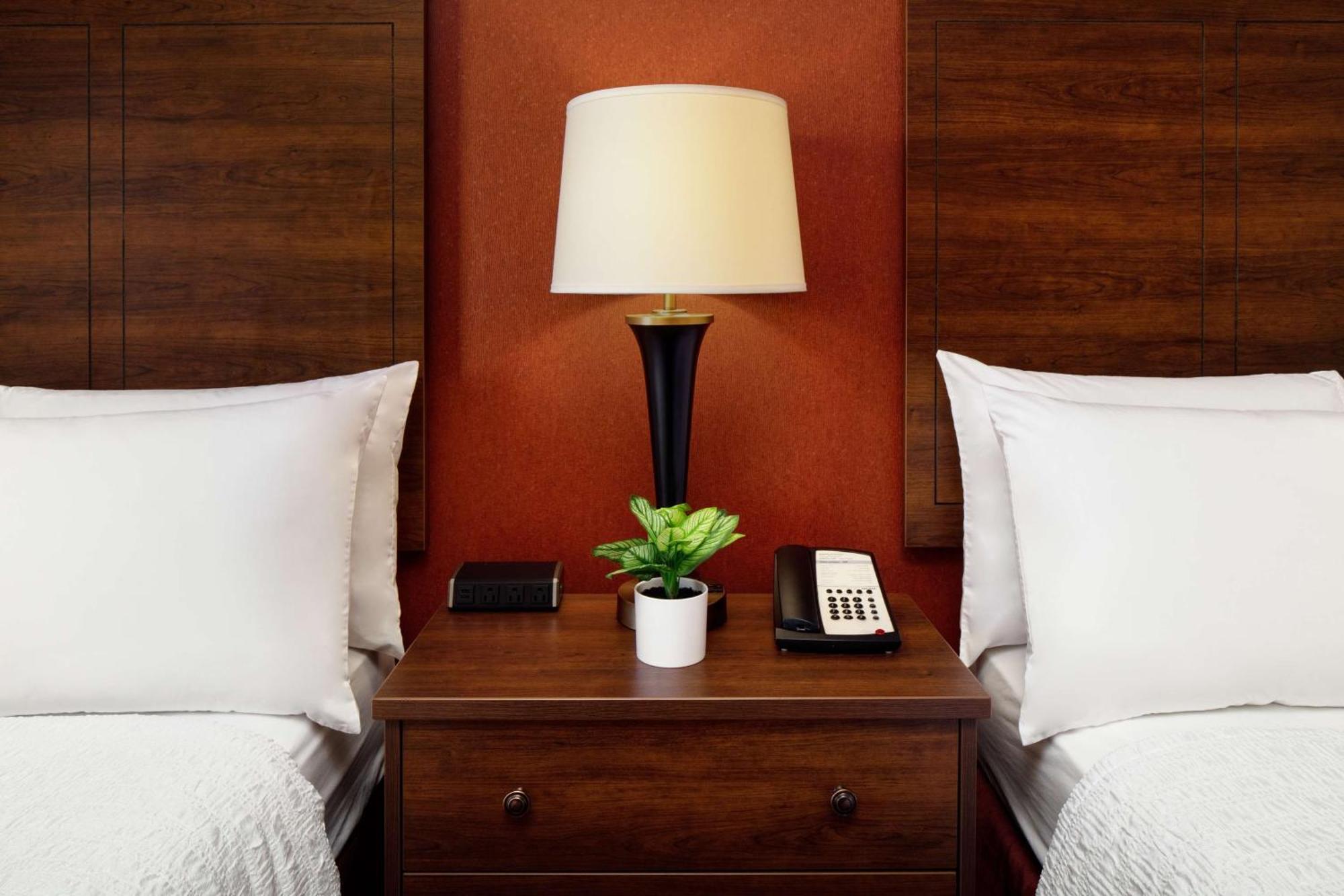 Hampton Inn & Suites Scottsdale At Talking Stick מראה חיצוני תמונה
