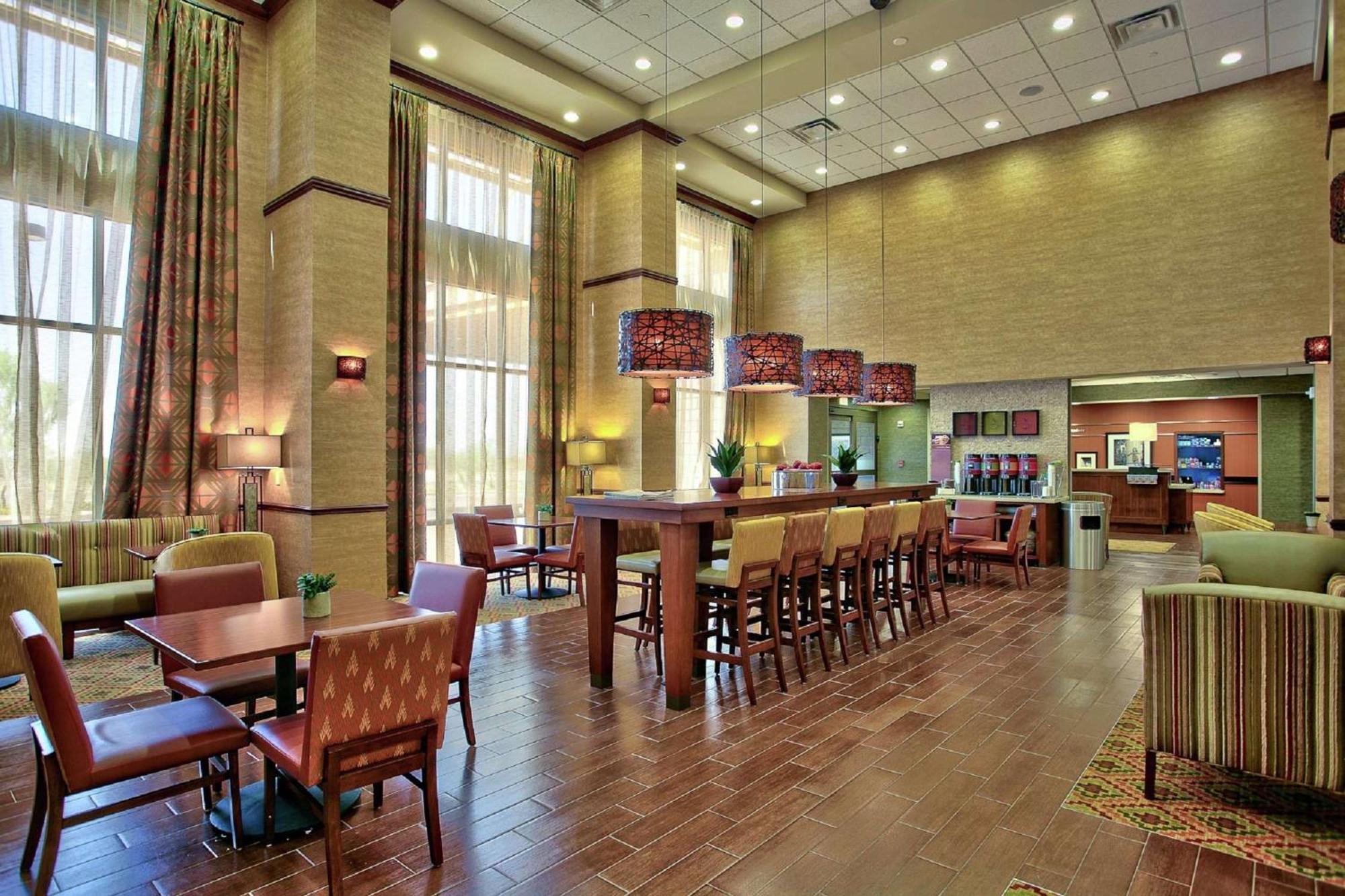 Hampton Inn & Suites Scottsdale At Talking Stick מראה חיצוני תמונה